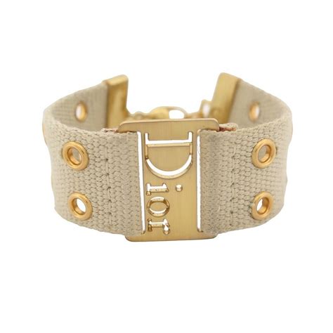 Collier de chien dior .